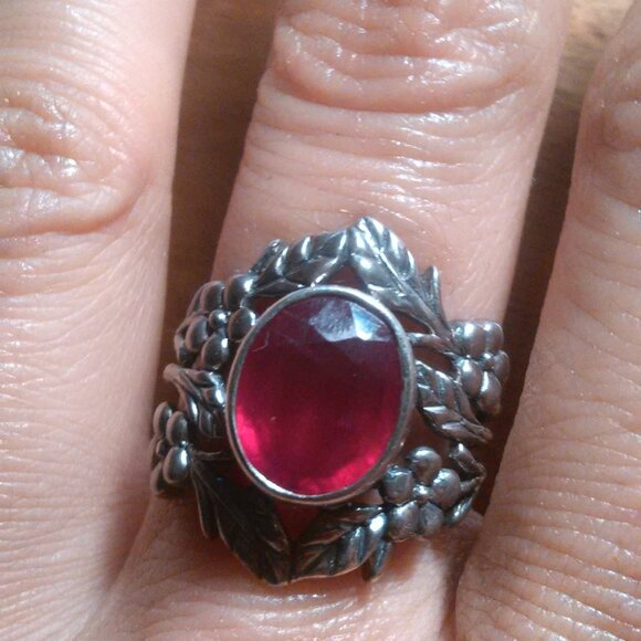 Bali Legacy Niassa Ruby Sterling Silver Solitaire Ring (Size 8) - Picture 11 of 15